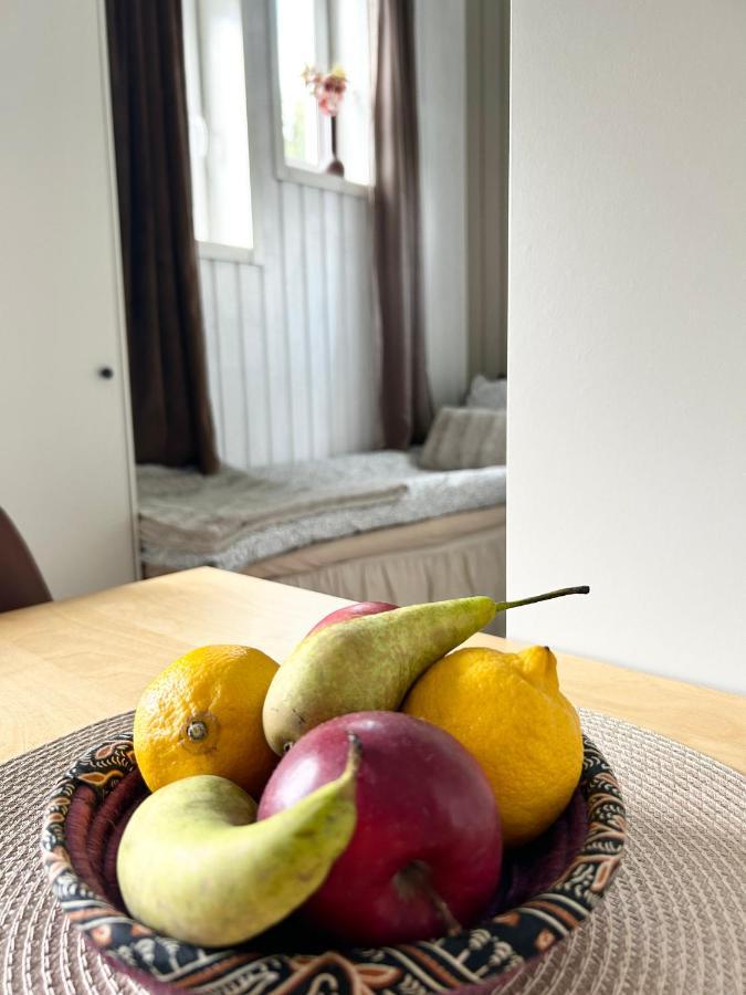 Lilla Huset - Countryside Guesthouse, Free Parking Bed & Breakfast Örebro