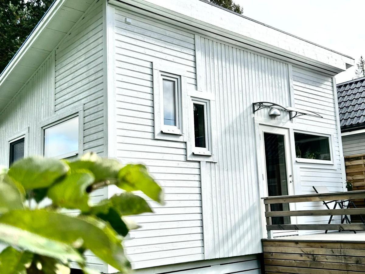 Bed & Breakfast Lilla Huset - Countryside Guesthouse, Free Parking