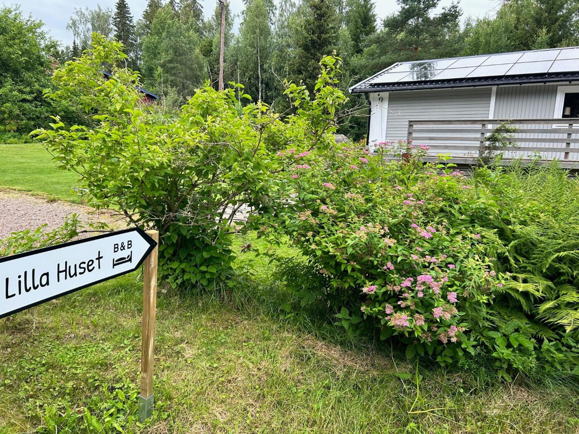 Bed & Breakfast Lilla Huset - Countryside Guesthouse, Free Parking *