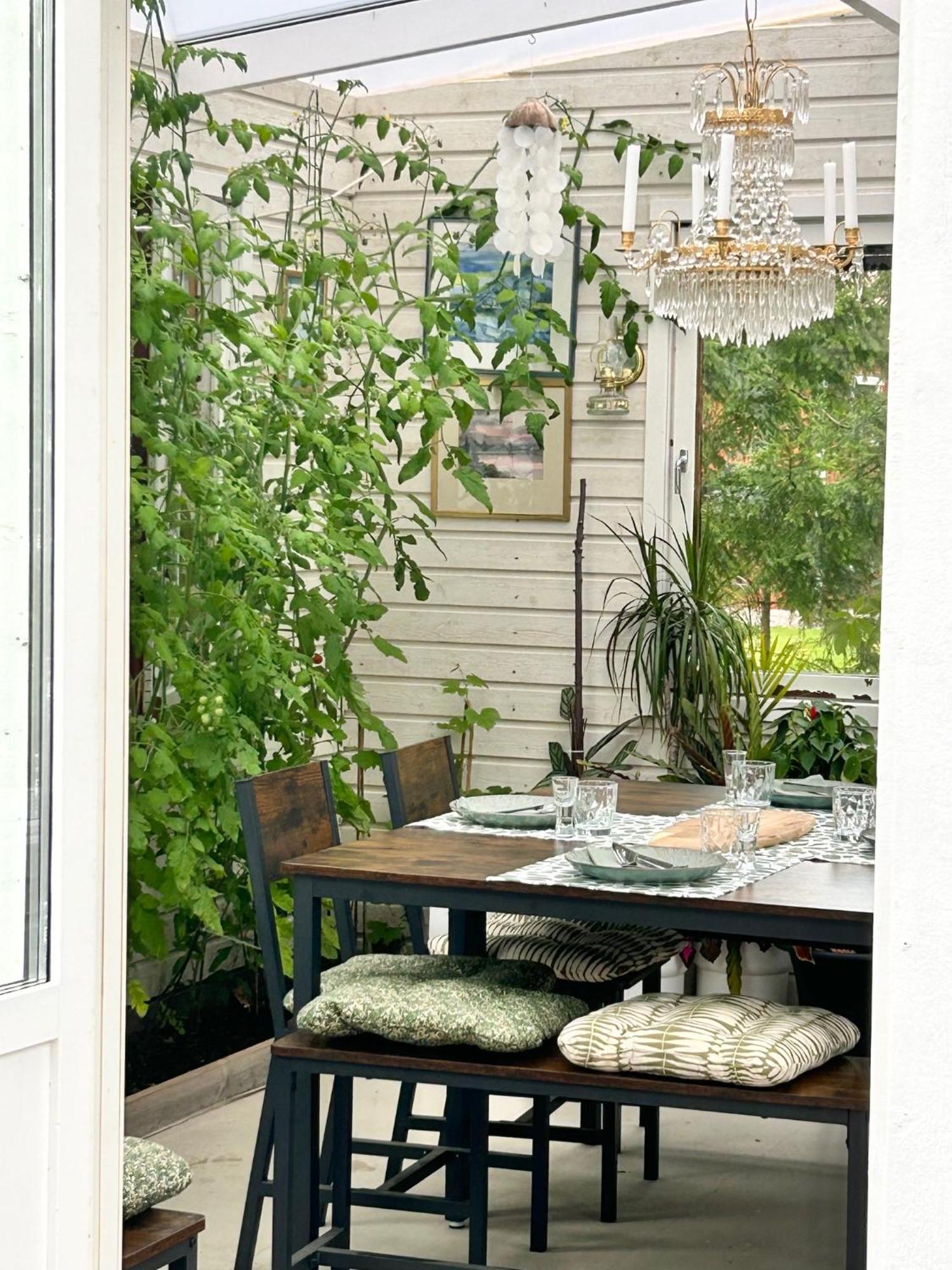 Lilla Huset - Countryside Guesthouse, Free Parking Bed & Breakfast Orebro