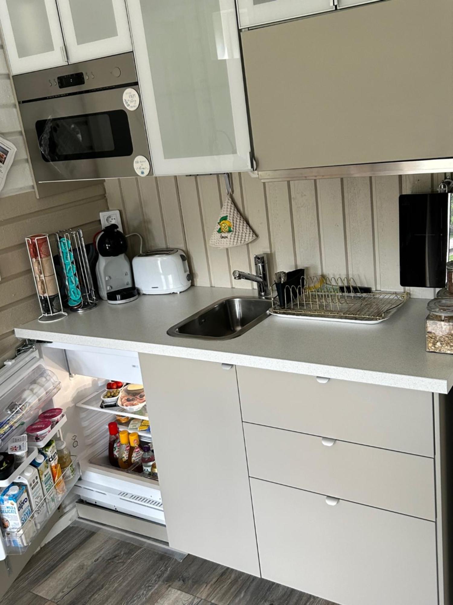 Lilla Huset - Countryside Guesthouse, Free Parking Orebro