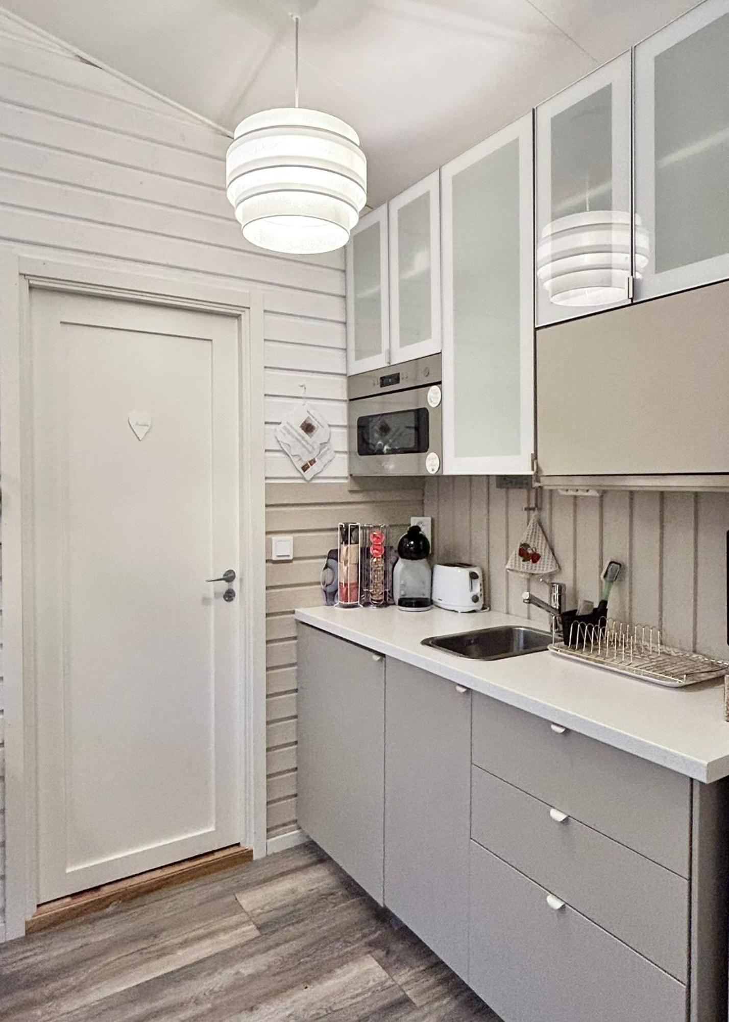 Lilla Huset - Countryside Guesthouse, Free Parking Bed & Breakfast Örebro