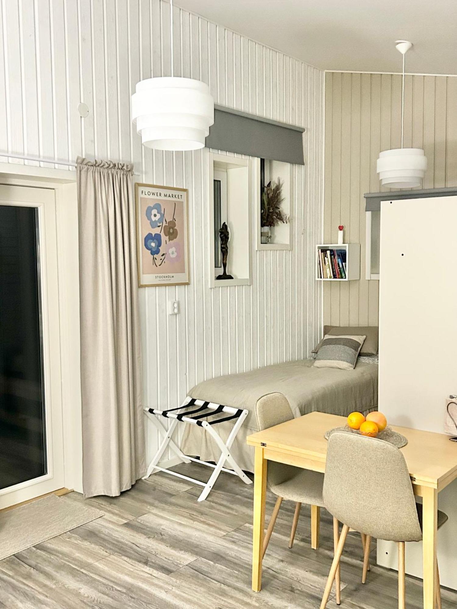 Lilla Huset - Countryside Guesthouse, Free Parking Bed & Breakfast *