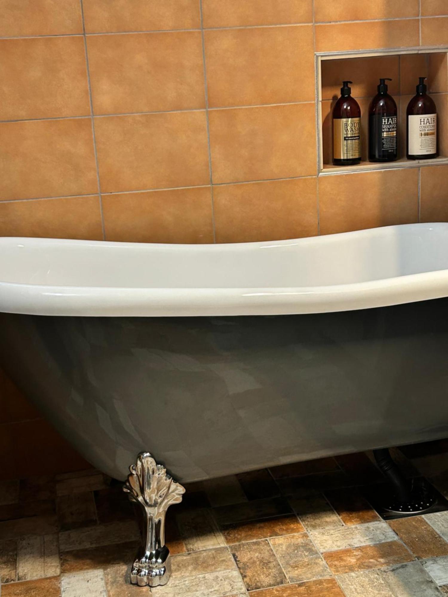 Bed & Breakfast Lilla Huset - Countryside Guesthouse, Free Parking